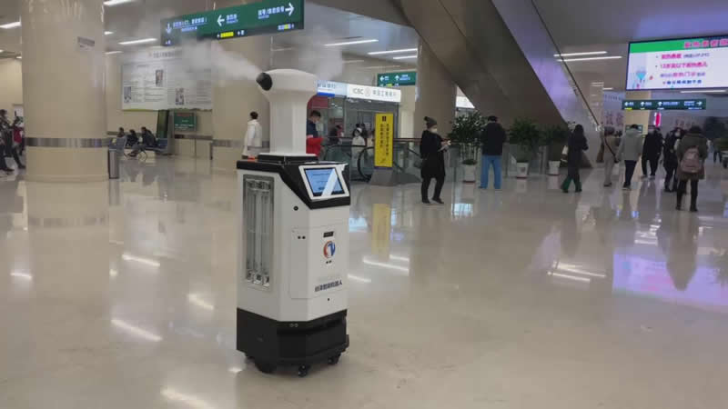 消毒機器人在解放軍總醫院上崗