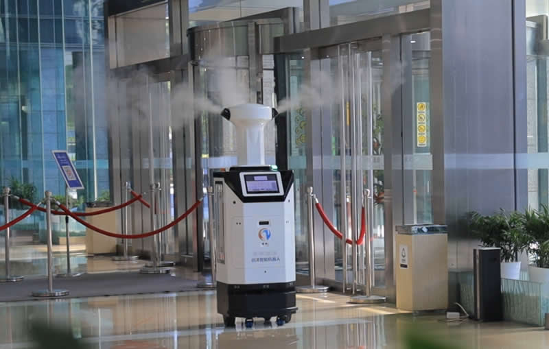 寧夏消毒機器人正在噴霧殺菌
