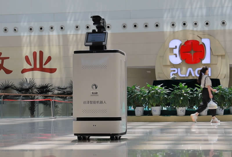 陜西省消毒機器人在醫院巡邏消殺