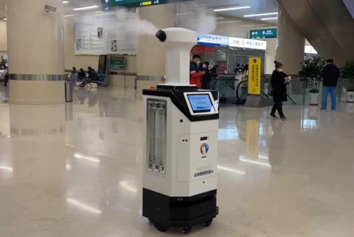 甘肅消毒機器人在醫院進行消毒任務