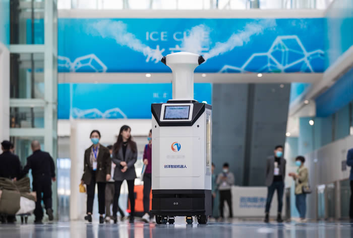 創澤消毒機器人