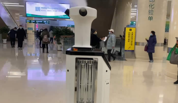 山東防疫消殺機器人醫院消毒圖片